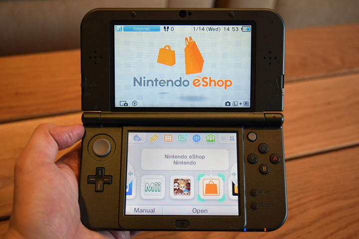 Browsing the Nintendo eShop on Nintendo 3DS 