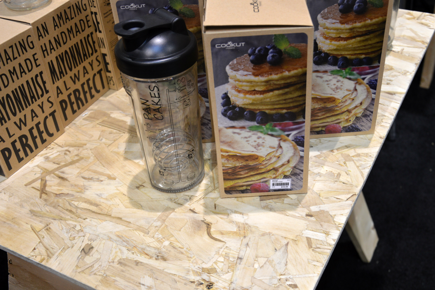 Cookut France Crepe and Pancake Shaker