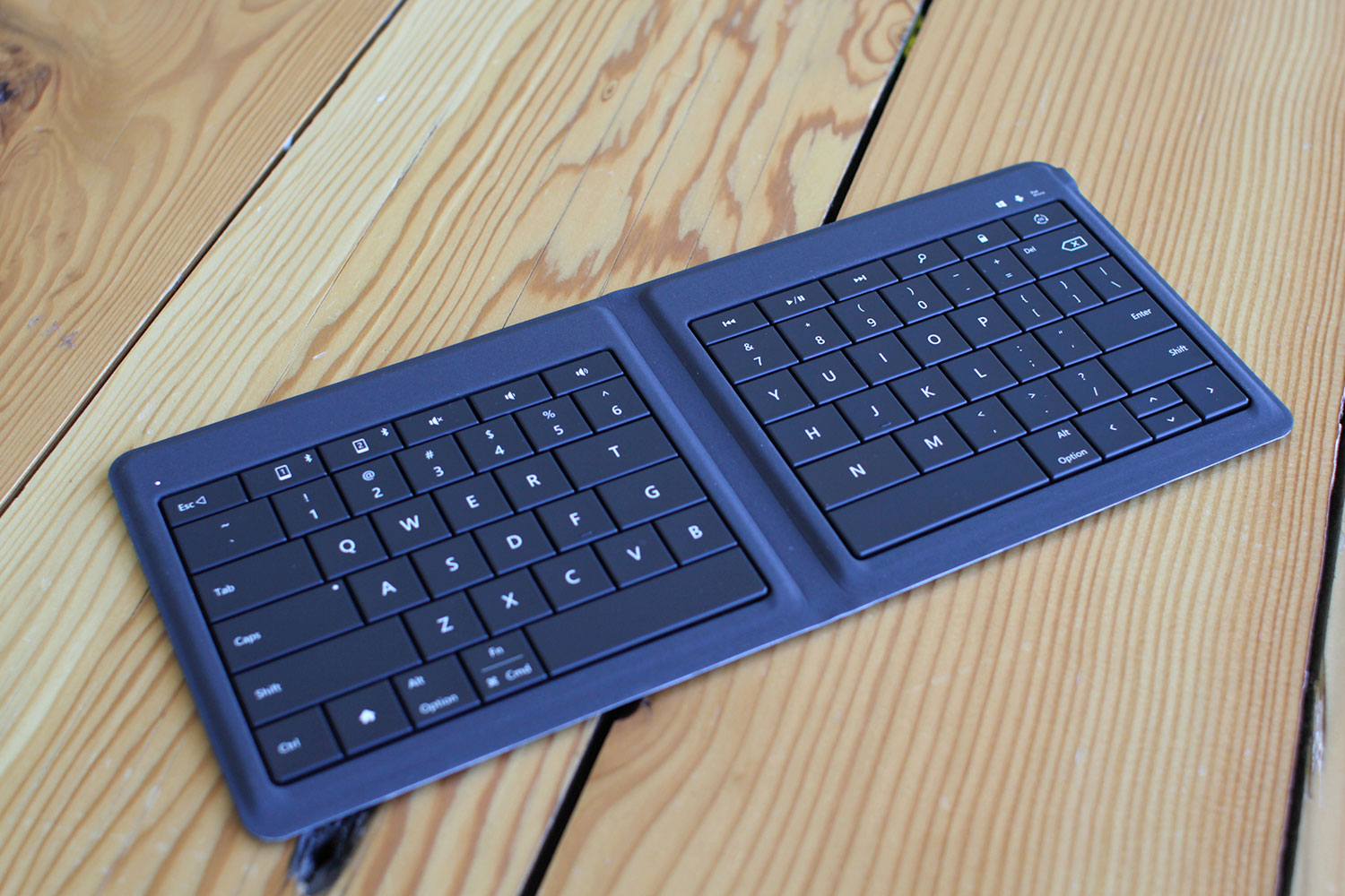 Microsoft Universal Foldable Keyboard mobile Bluetooth keyboard