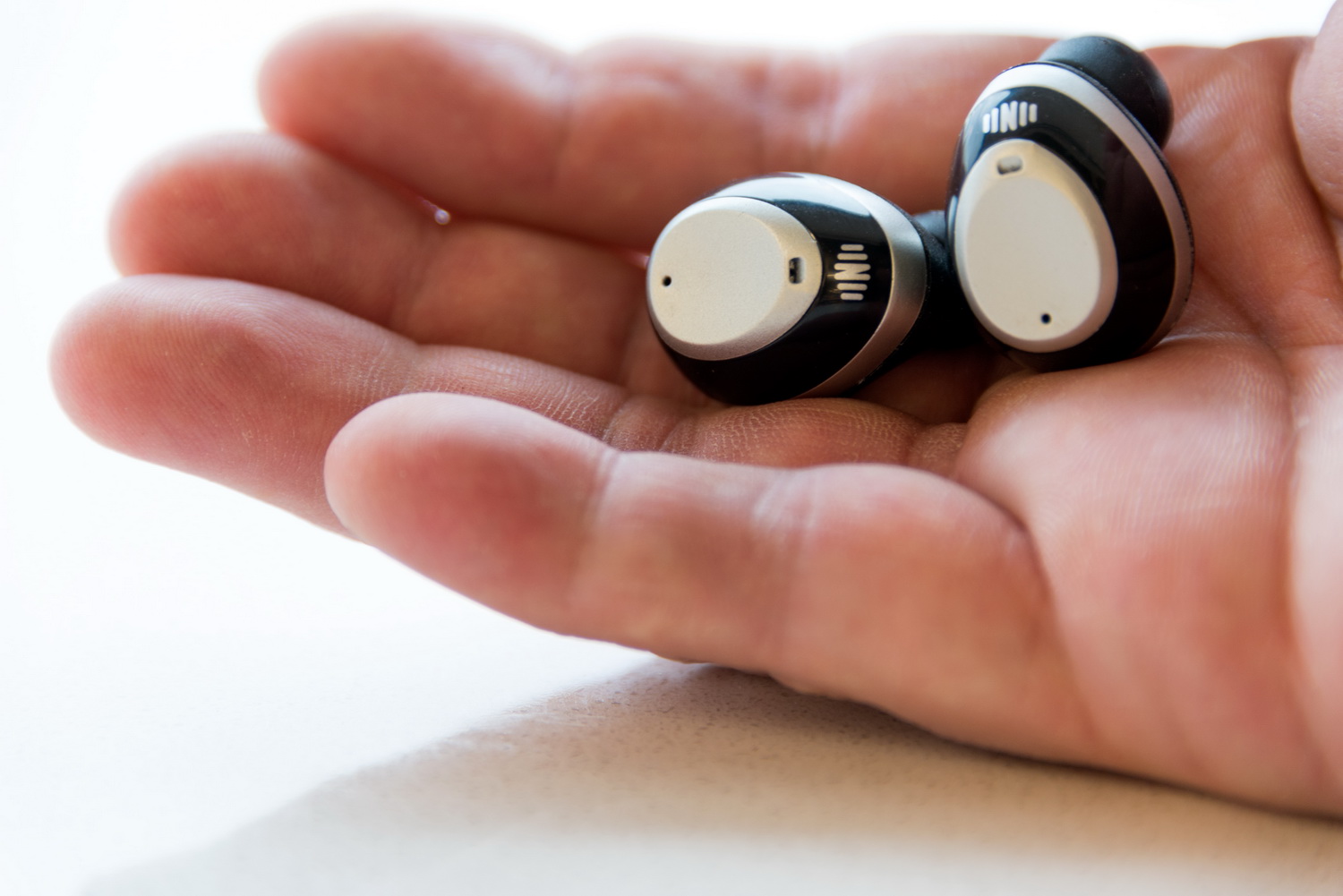 Iq earbuds online