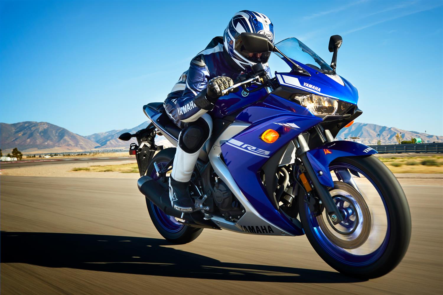 best motorcycles for beginners the300s yamaha yzf  r3