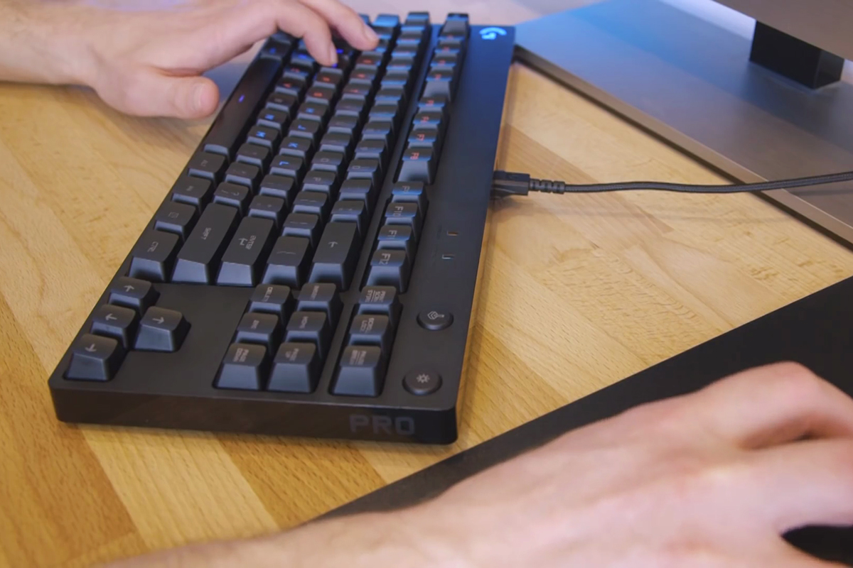 logitech g pro keyboard double press