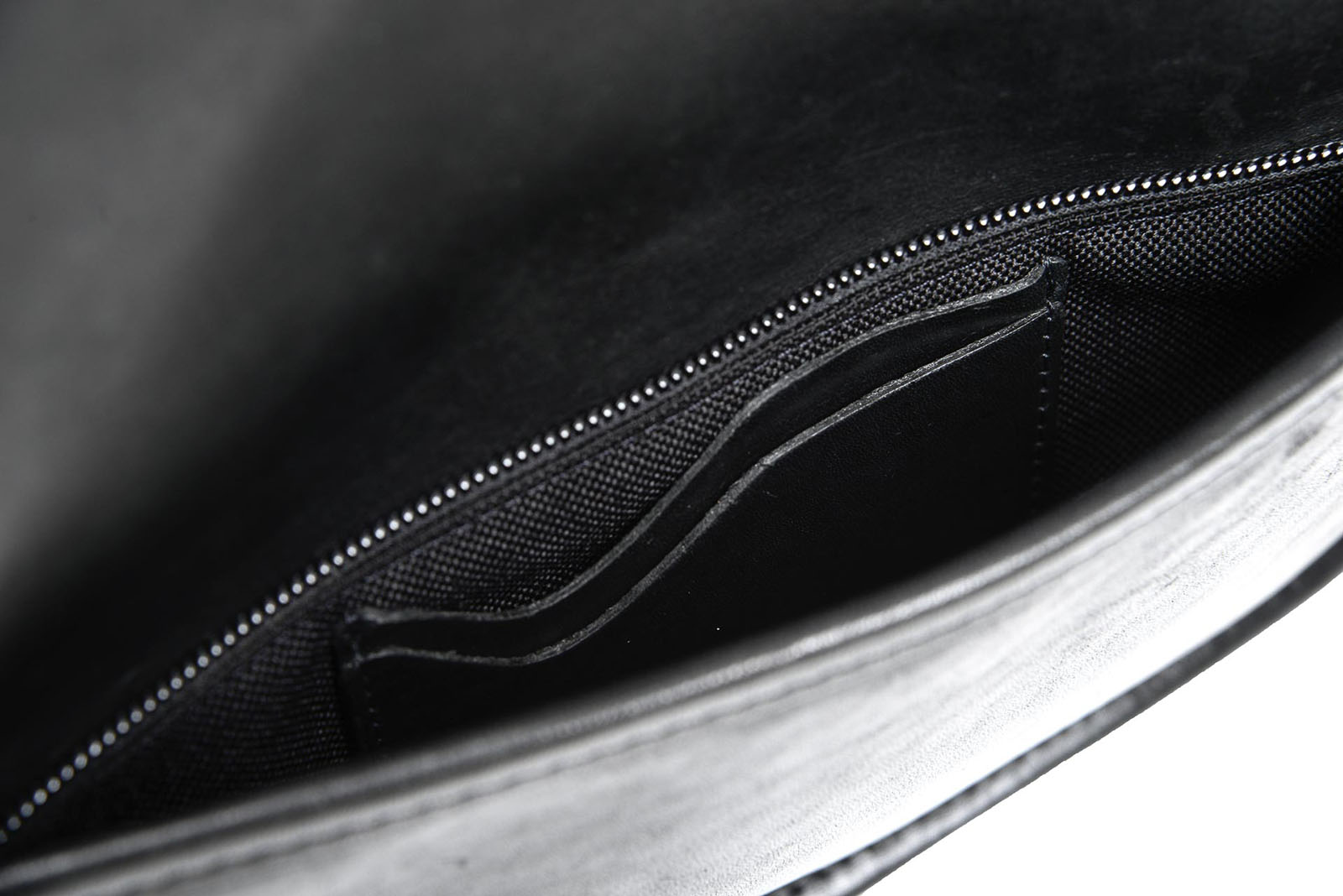 Handcrafted Camera Bag Brand Ona Launches Sleek and Simple Savannah ...