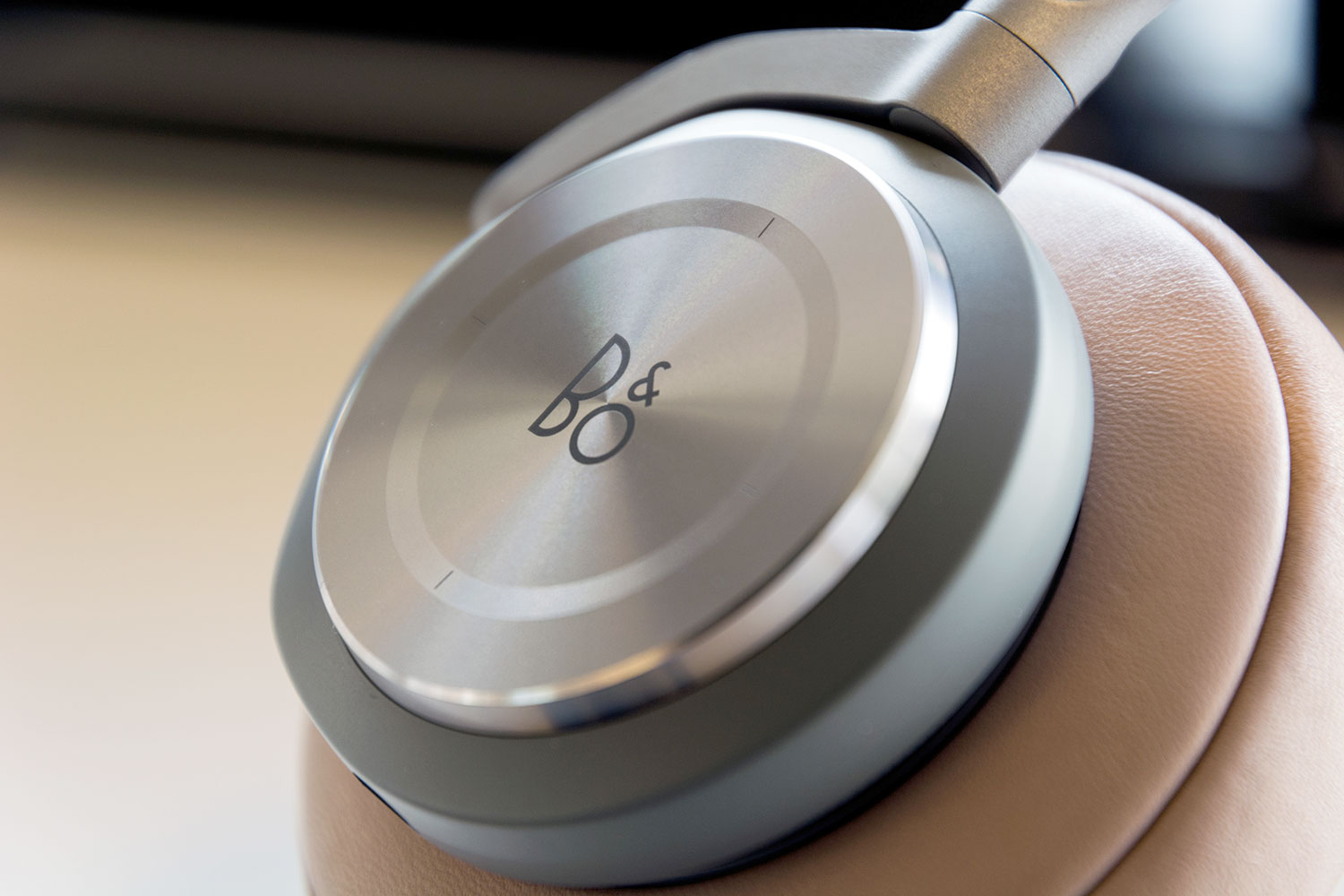 Beoplay h9 touch online controls