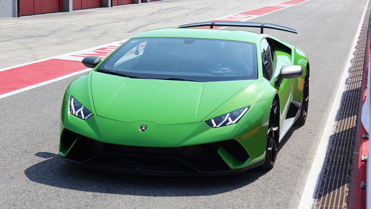 This Lamborghini is 'the world's fastest purpose-built camera car': Digital  Photography Review
