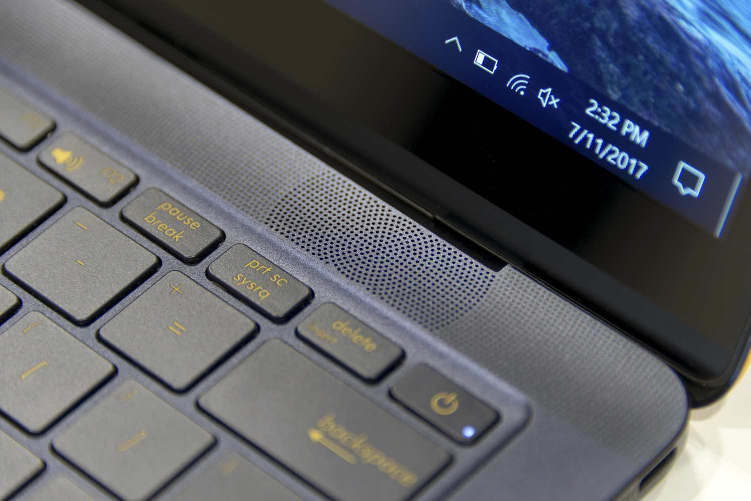 Asus ZenBook 3 Deluxe (Late 2017) Review | Digital Trends
