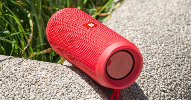 Review: JBL's Flip 4 waterproof speaker offers great sound and features at  a fair price