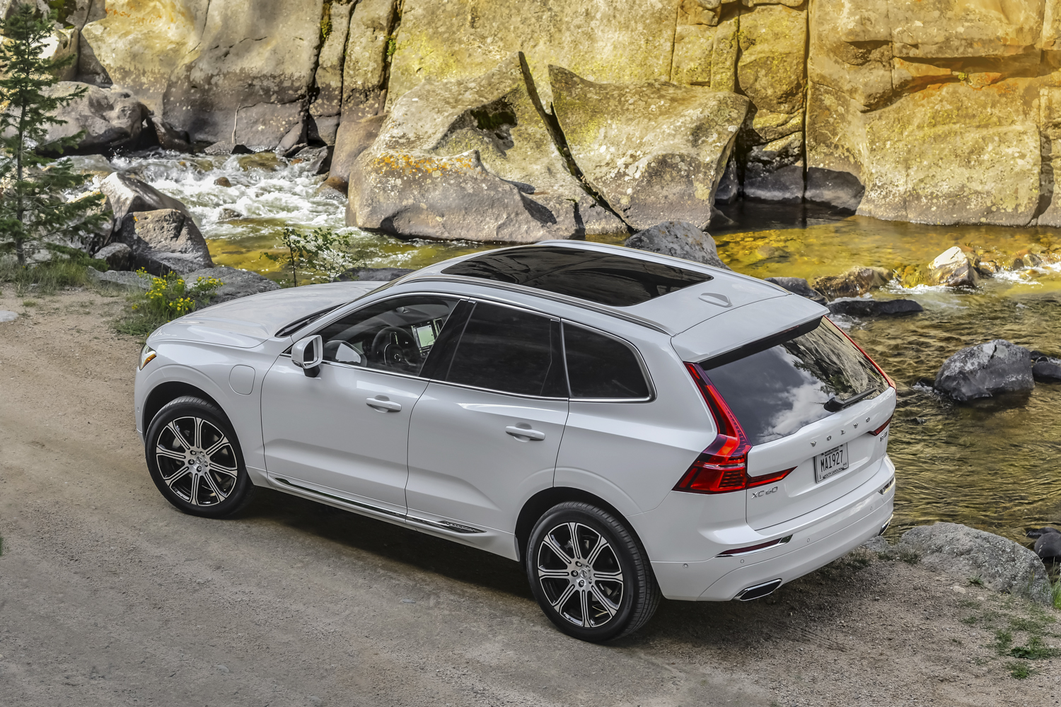 2018 volvo xc60 t8 deals for sale