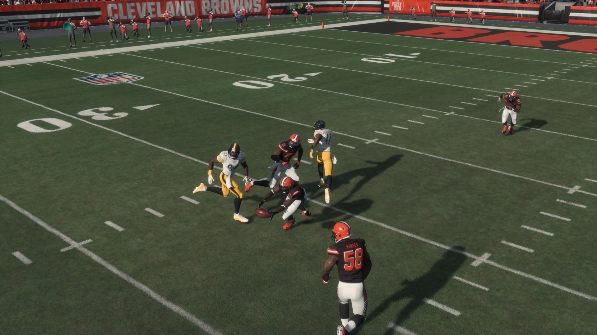 How to Intercept a Pass in Madden 19 for PS4, Xbox One