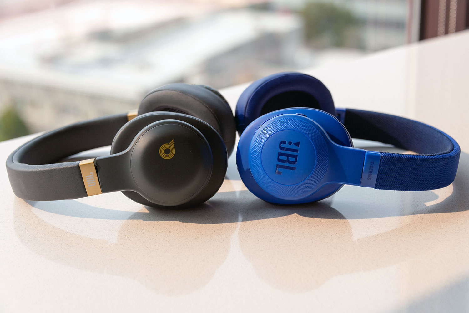 Jbl e series online headphones review