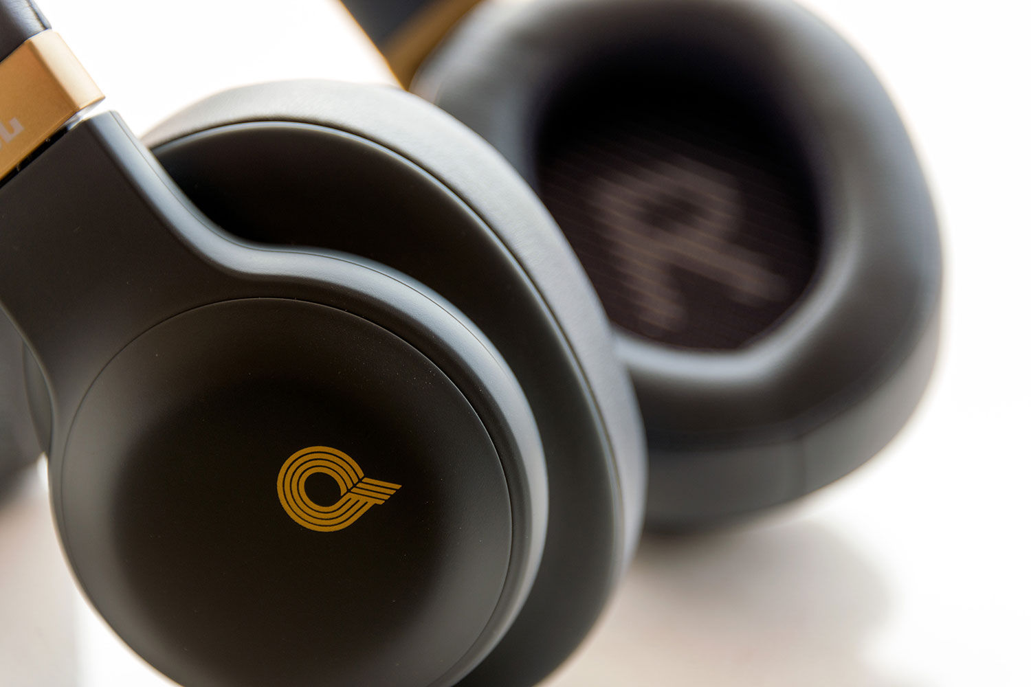 E55 headphones online