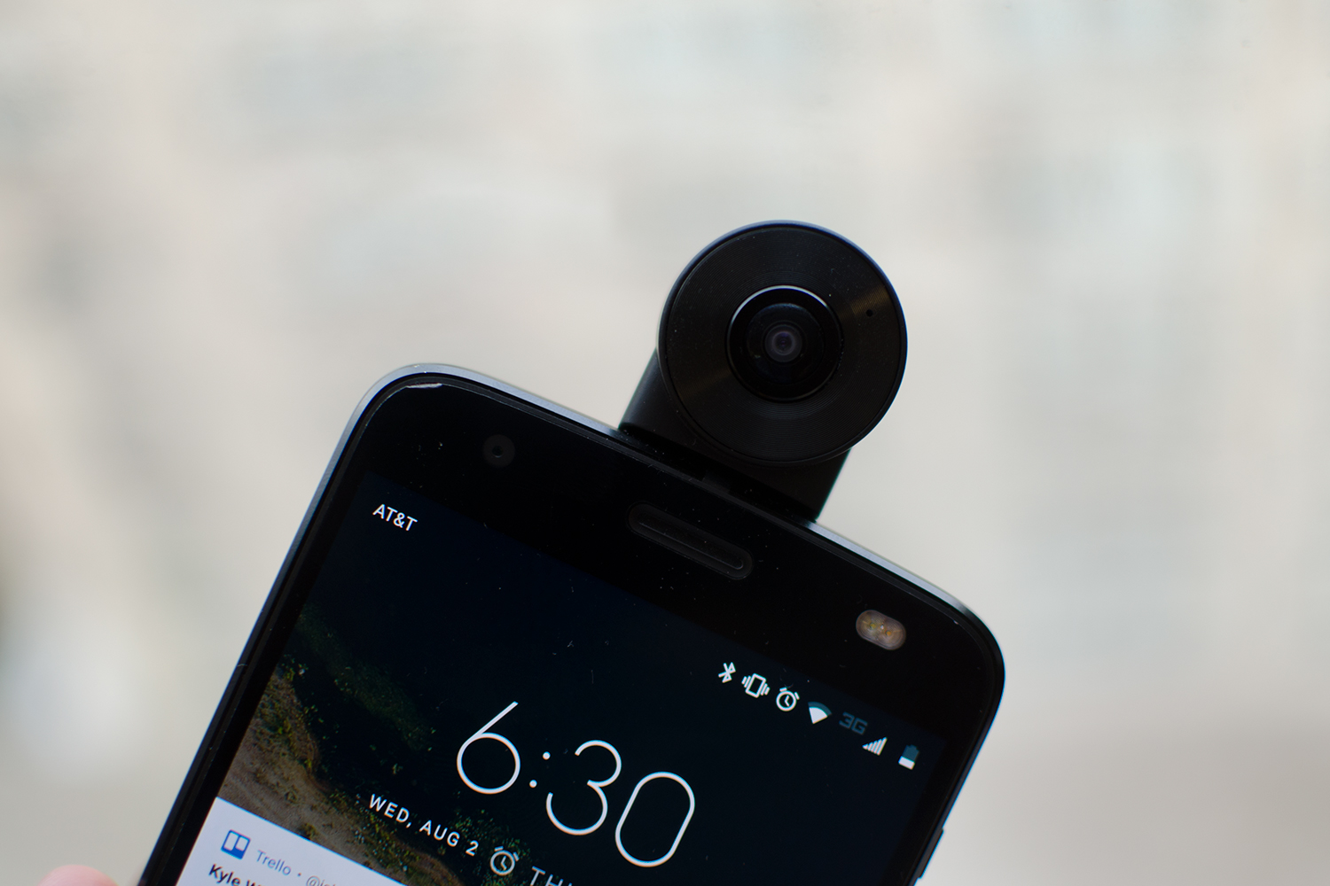 Motorola's Moto Z gets a 360-degree camera mod