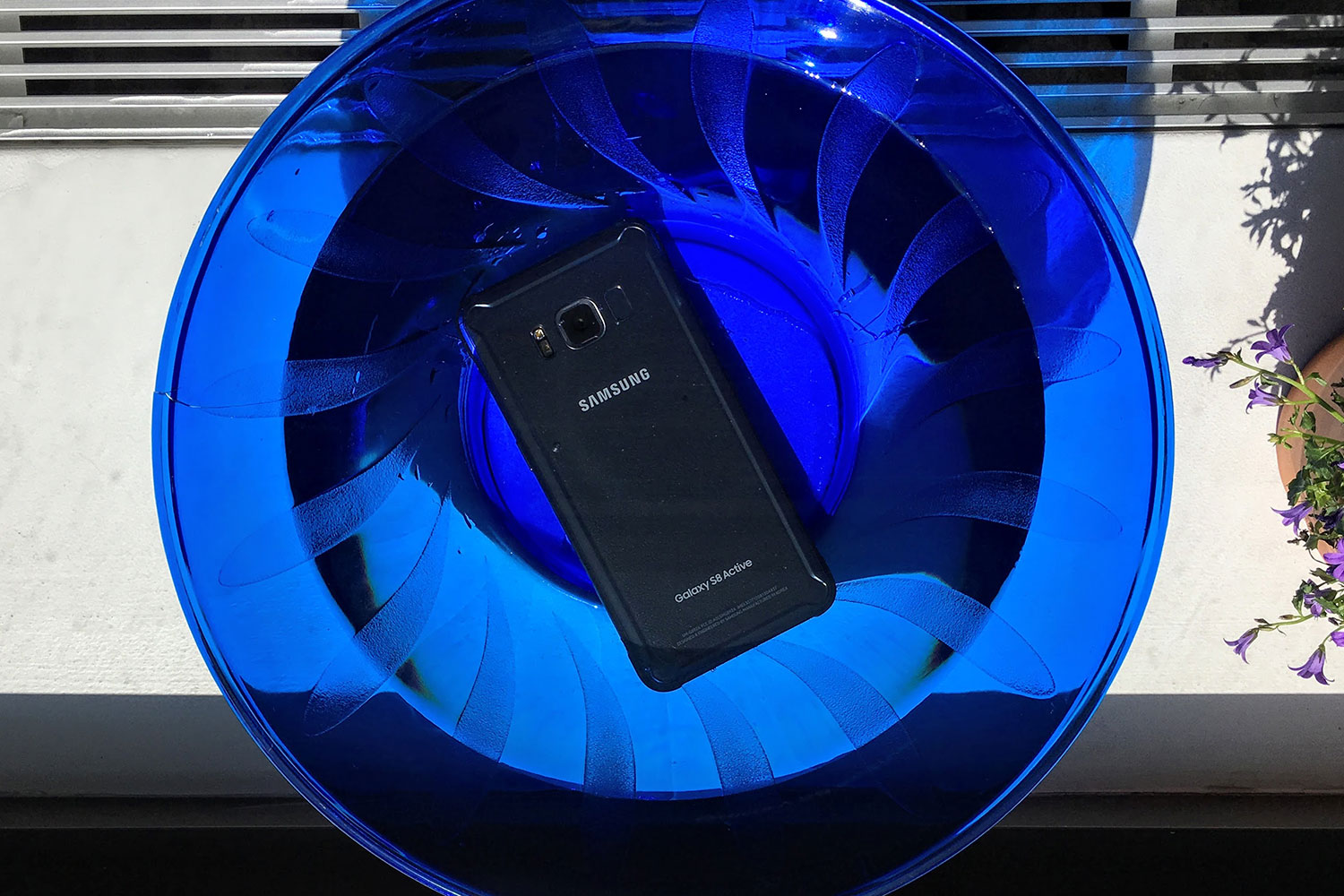 S8 active store water resistant