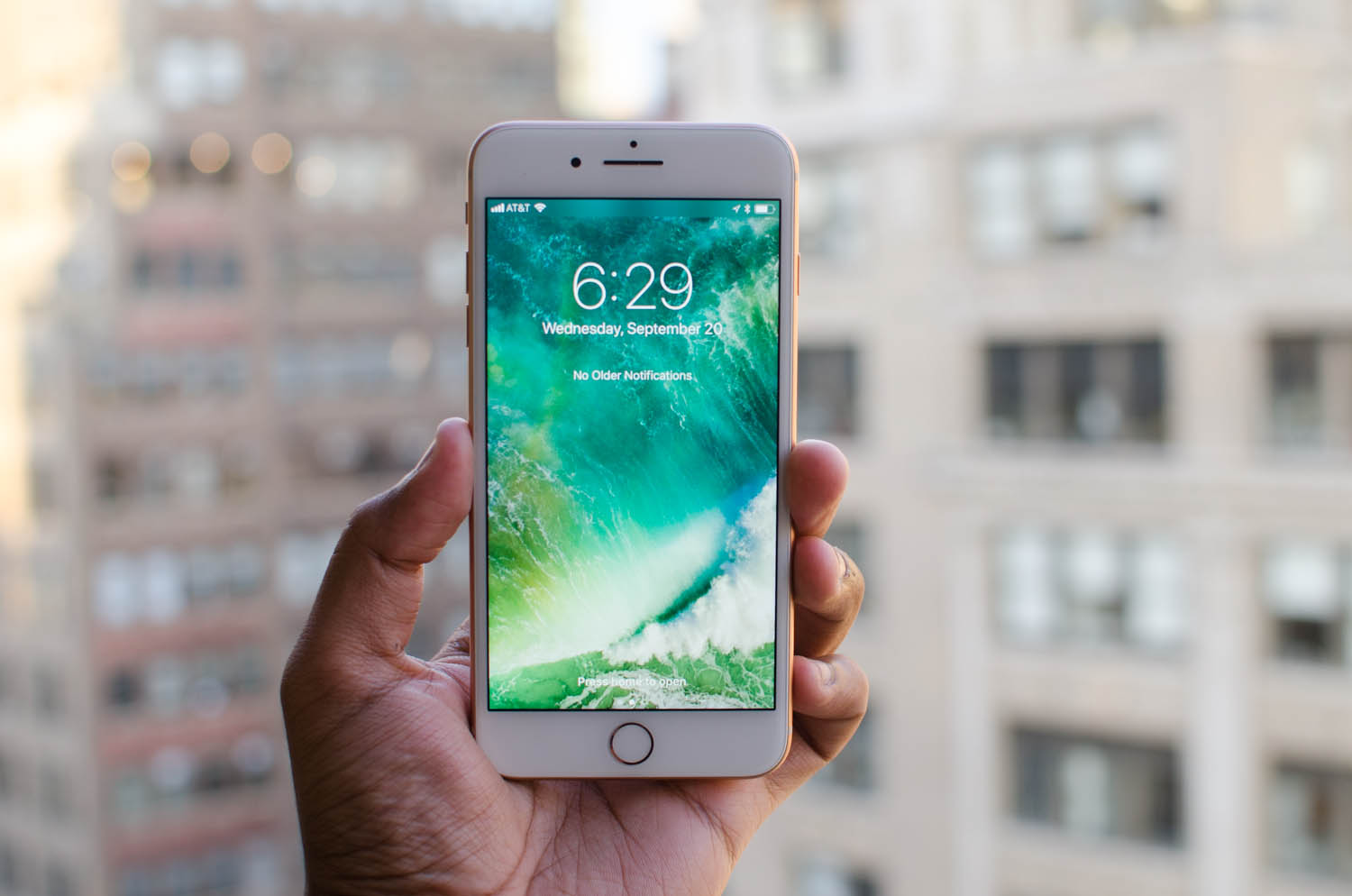 FCC Chairman Urges Apple To Enable Non-Existant FM Radio In iPhone |  Digital Trends