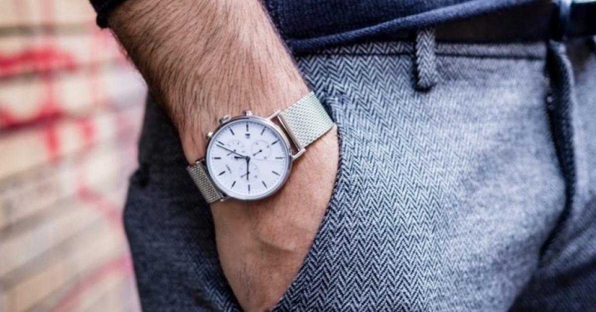 Fairfield Contactless is an Analog Watch with Tap to Pay | Digital Trends