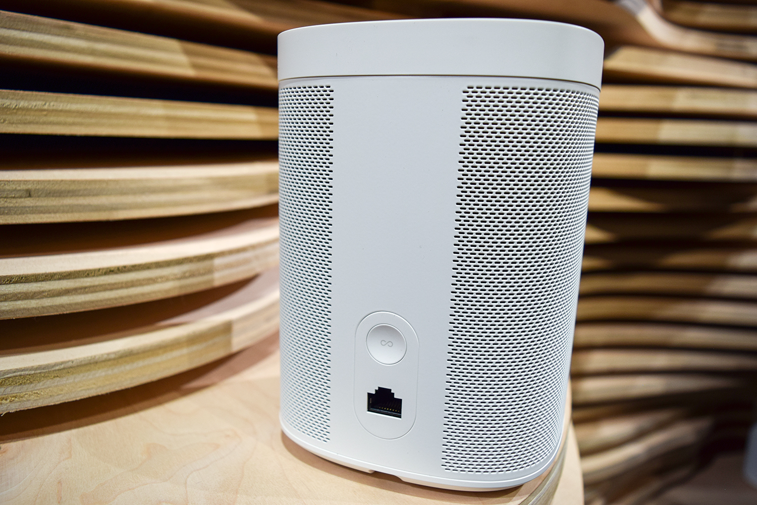 annoncere dreng Syge person How to reset Sonos One smart speaker | Digital Trends