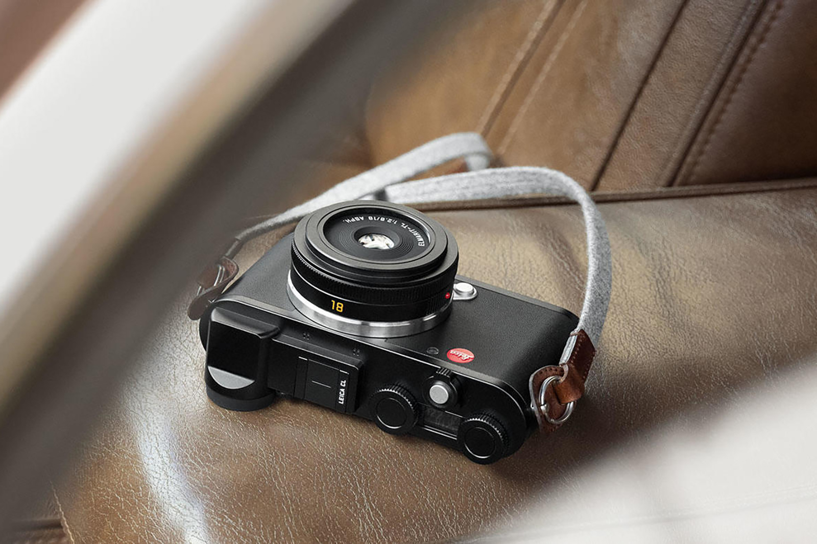 The Leica CL is a Reimagined '70s Rangefinder With Digital Guts