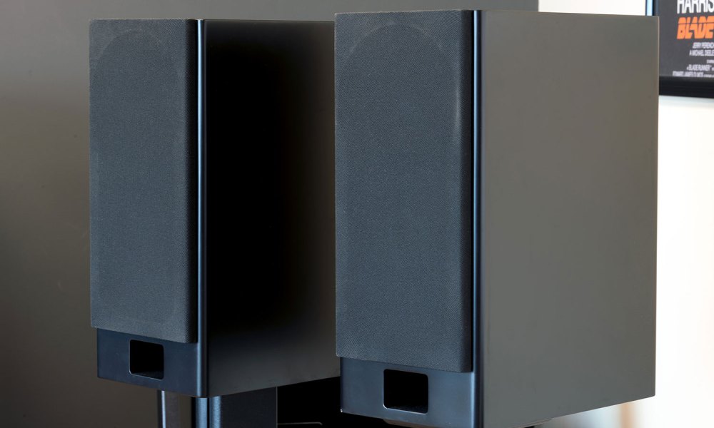 Monoprice Monolith K Bas review speakers covered