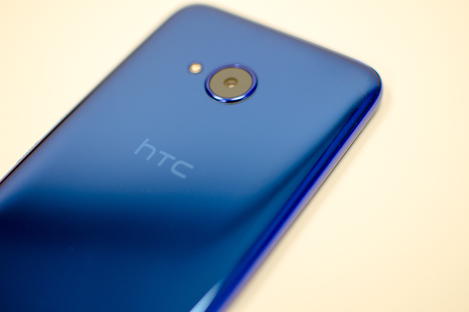 HTC U11 Life Review | Digital Trends