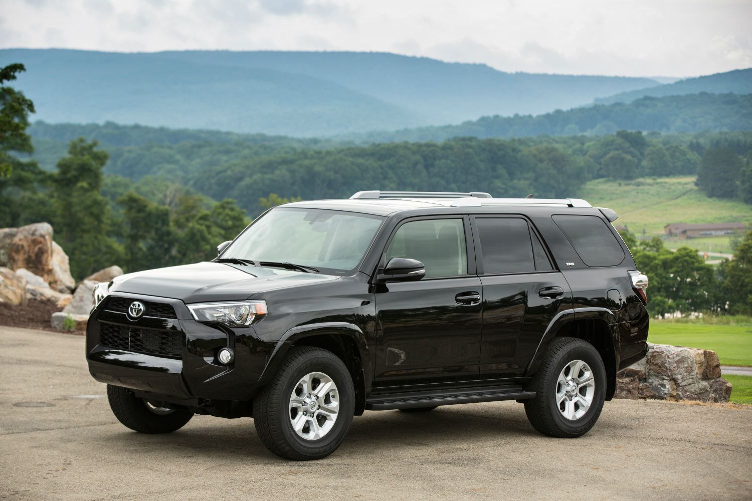 2018 Toyota 4Runner Continues Winning Sales Without Assist Tech ...