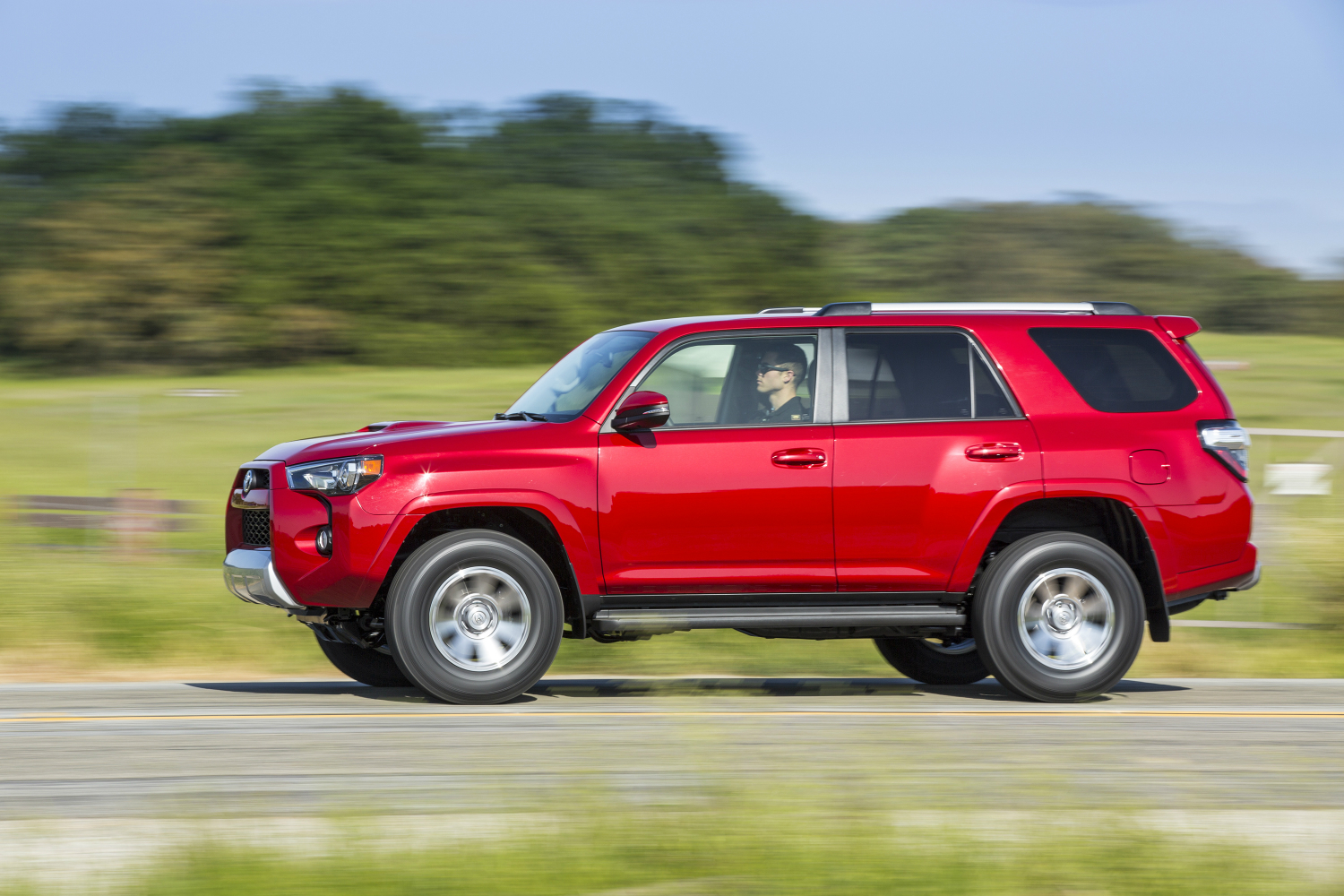 2018 Toyota 4Runner Continues Winning Sales Without Assist Tech ...