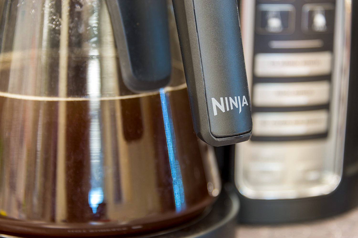 Ninja CF020 One Touch Auto-iQ Coffee Brewer Machine with Coffee Bar Bean  Grinder