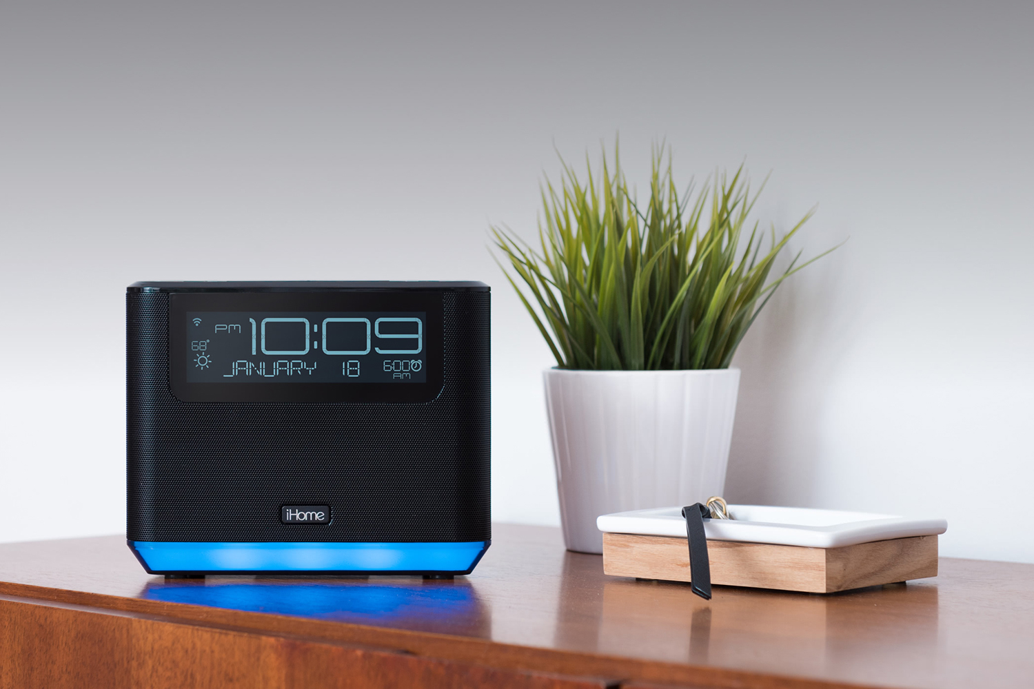 Ihome smart alarm clock deals with alexa voice assistant