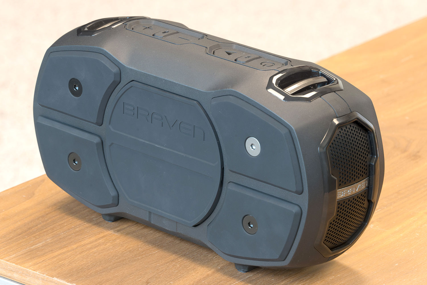 Braven ready elite store waterproof portable speaker