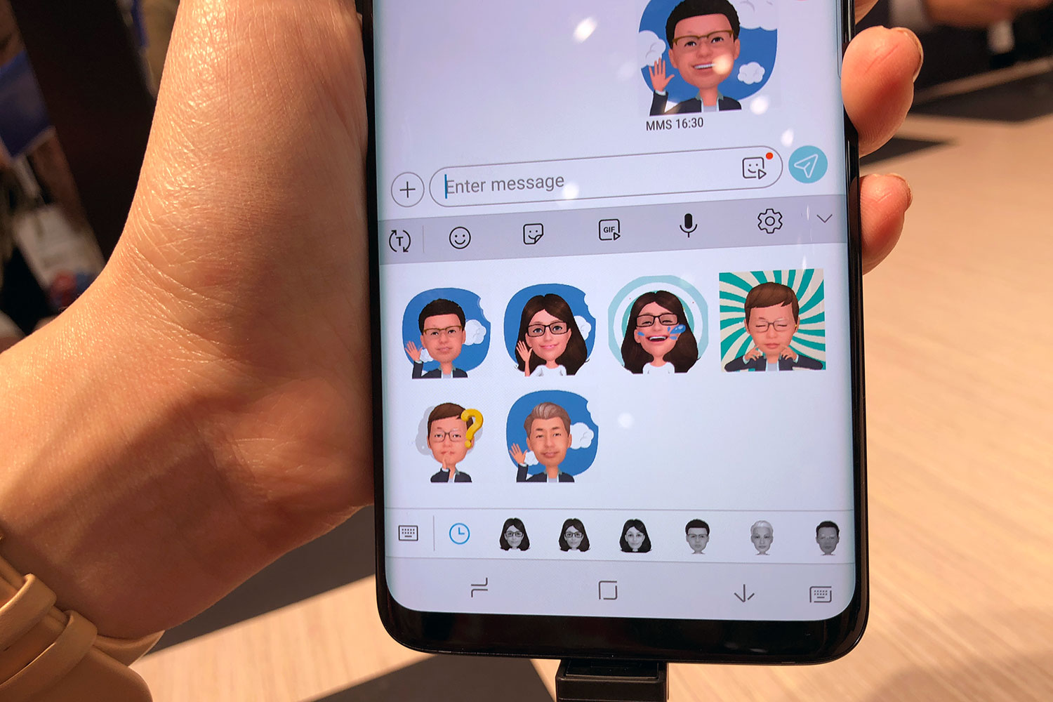 add ar emoji to samsung keyboard