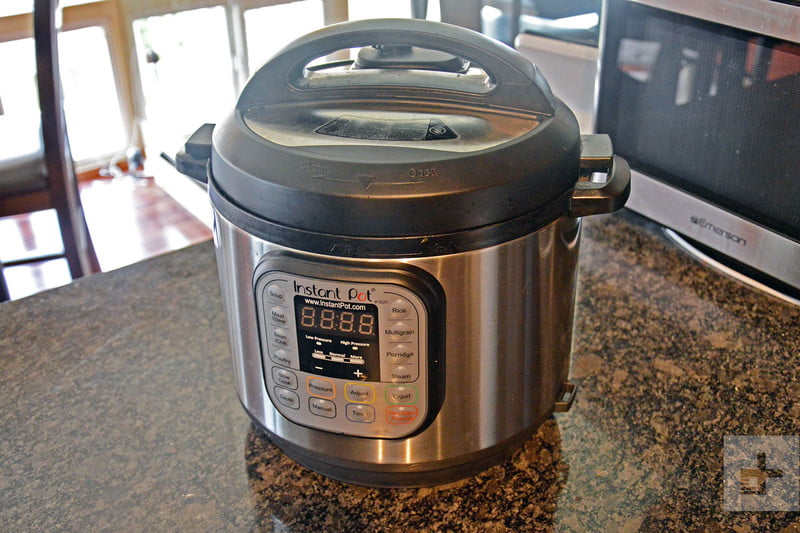 Instant Pot Lux Mini 6-in-1 Electric Pressure Cooker, Sterilizer Slow  Cooker 3QT 