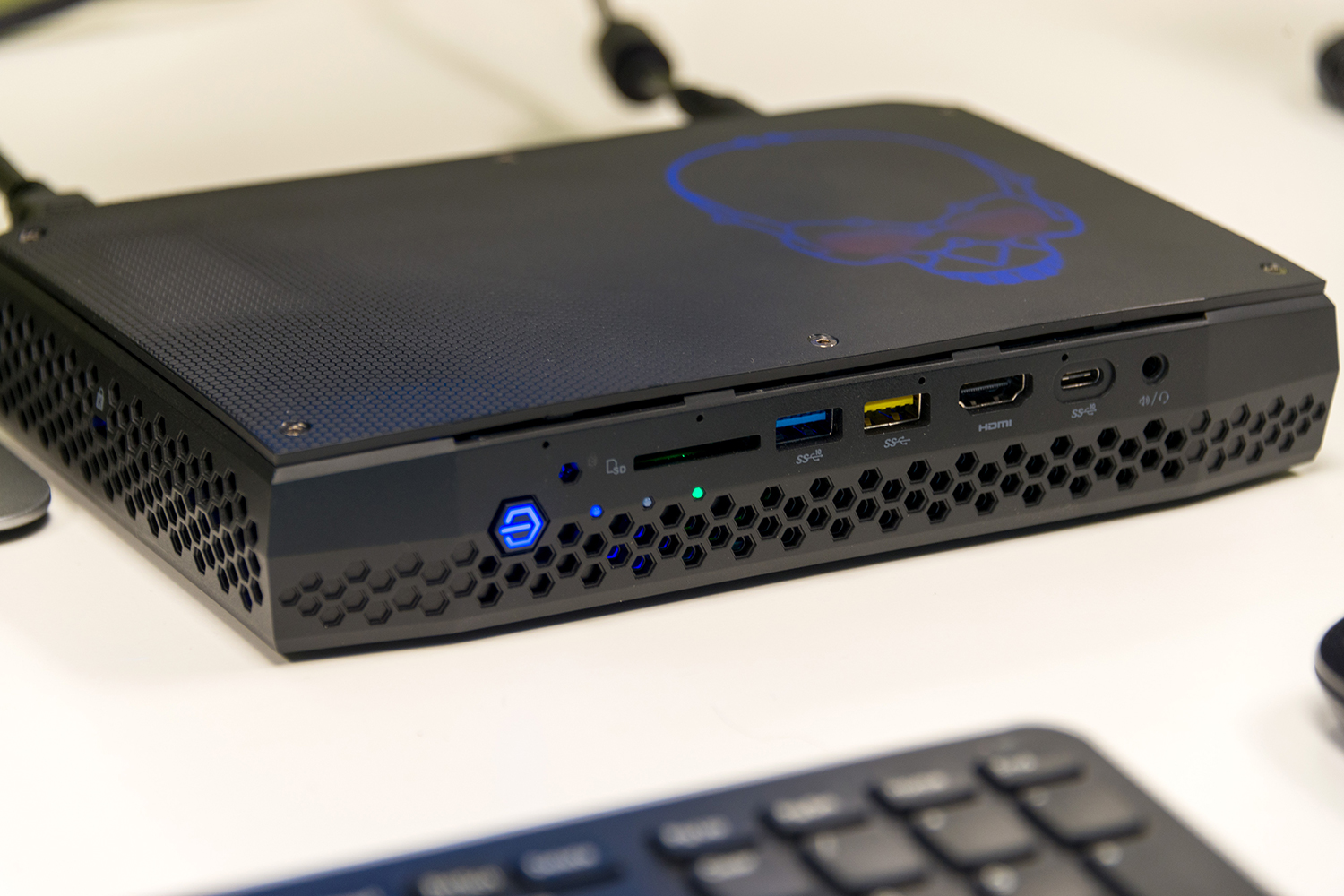 Intel Hades Canyon NUC8i7HVK Review | Digital Trends