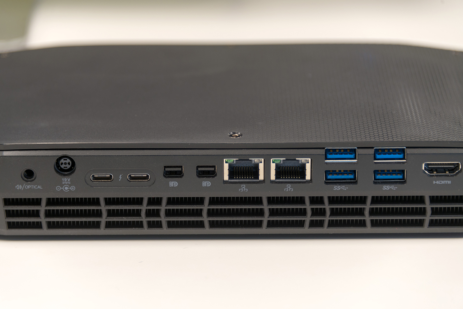 Intel Hades Canyon NUC8i7HVK Review | Digital Trends