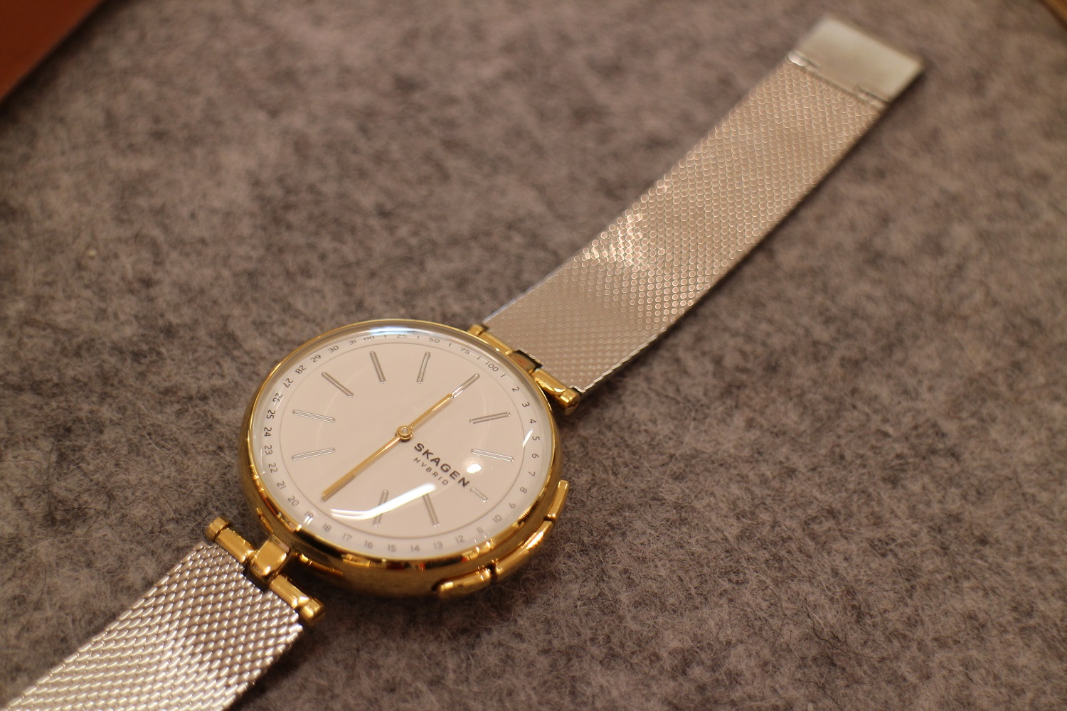 Skagen t cheap bar hybrid review