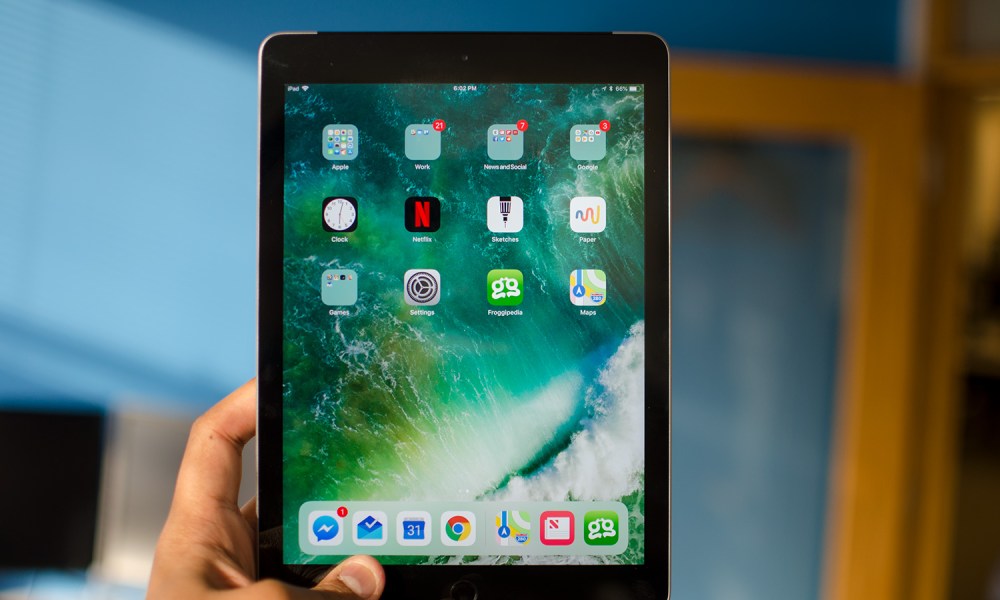 apple ipad review 2018 front in hand