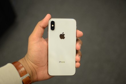 6 years later, the iPhone X still does one thing better than the iPhone 14 Pro