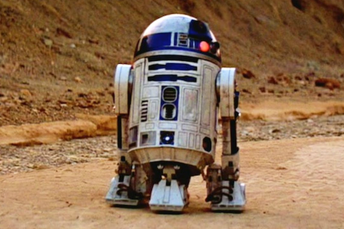 R2-D2 در بیابان در یک امید جدید.