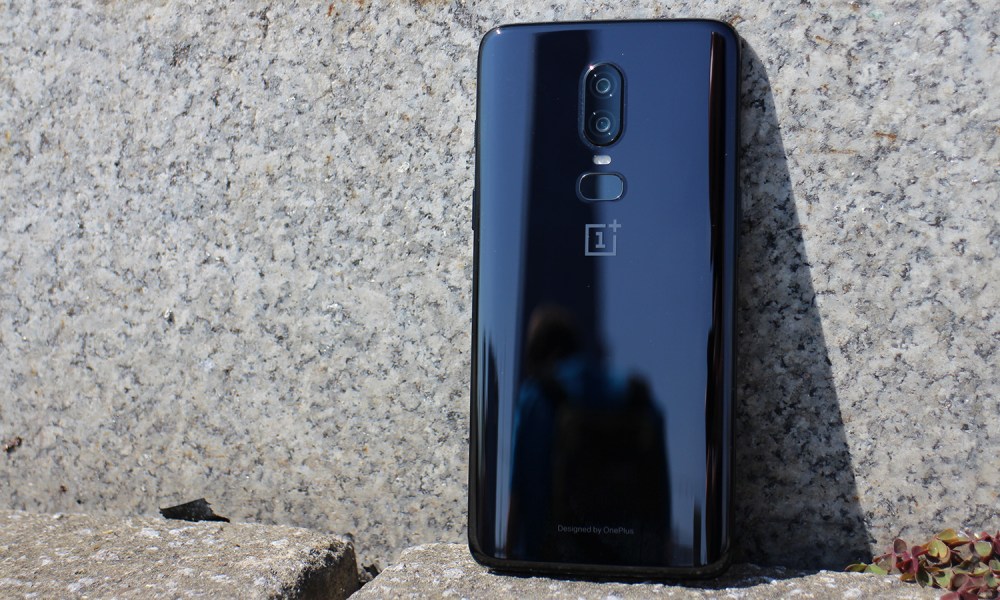 oneplus 6 review hands on against wall