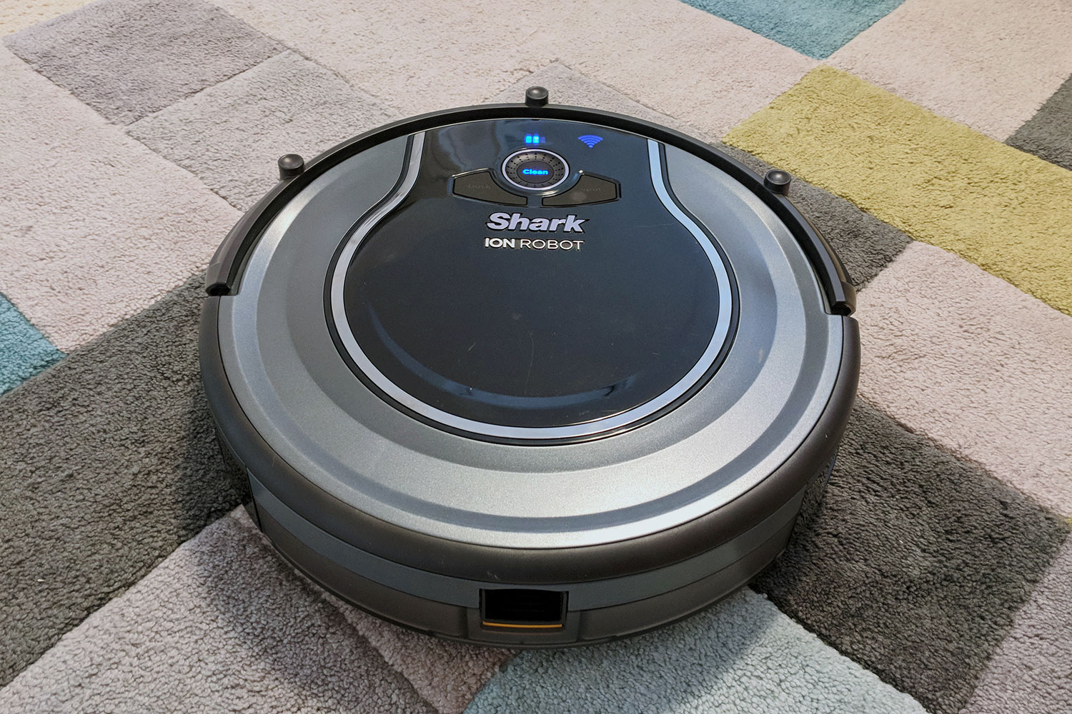 Vacuum robot hot sale review 2018