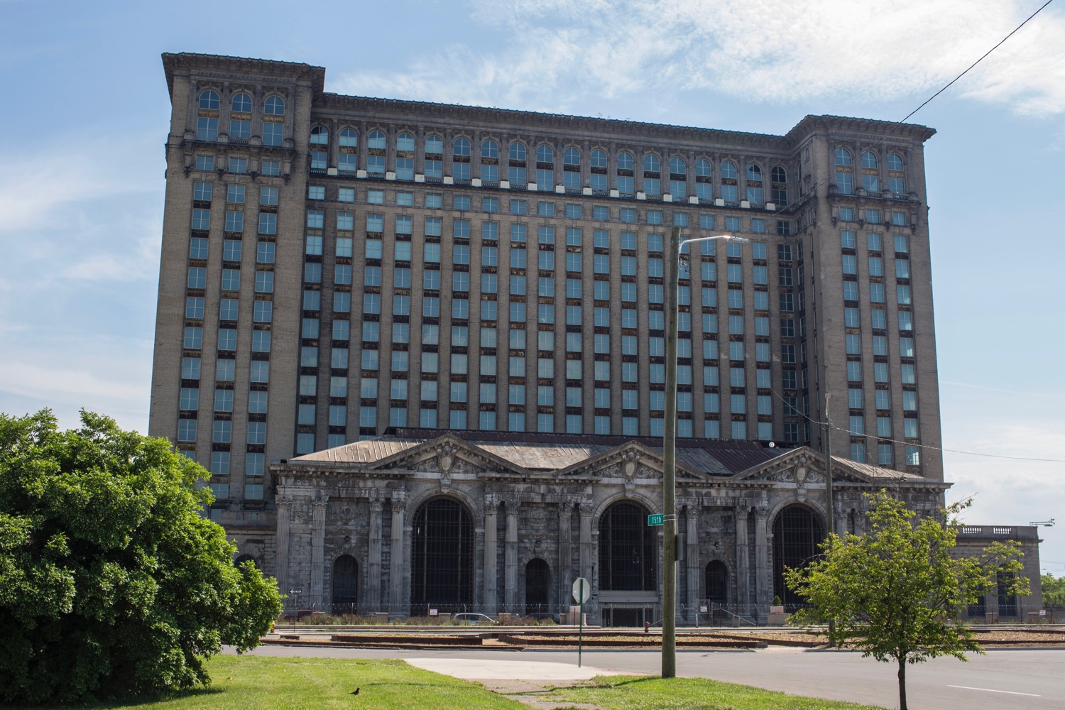 Ford Announces Redevelopment Plans For Michigan Central Station ...