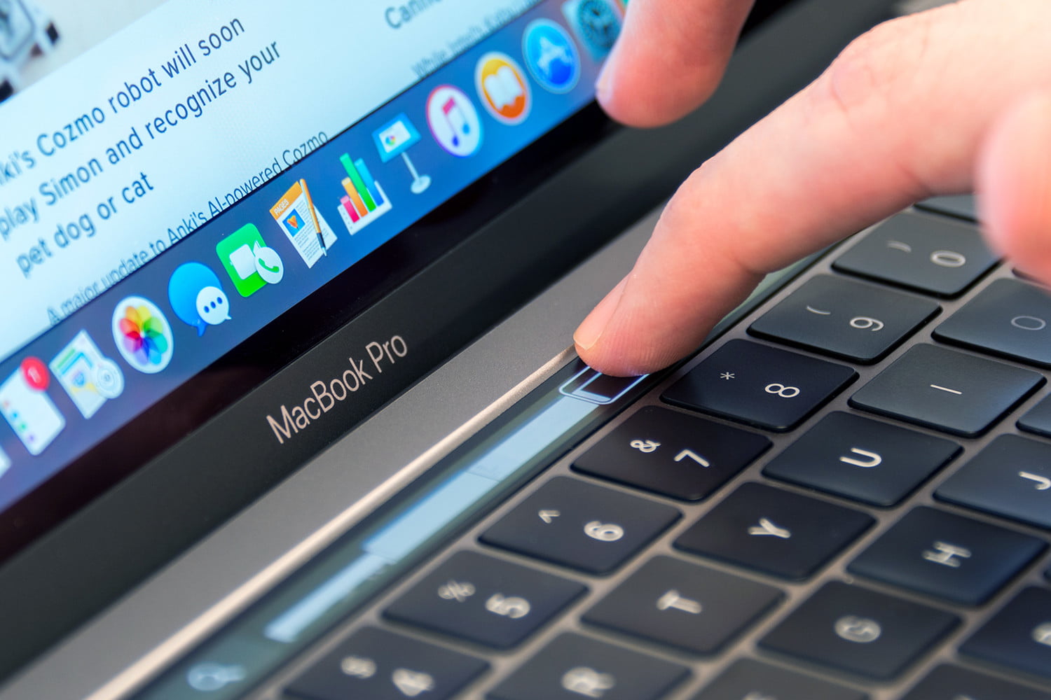 How to enable VoiceOver on the new MacBook Pro's Touch Bar – Perkins School  for the Blind