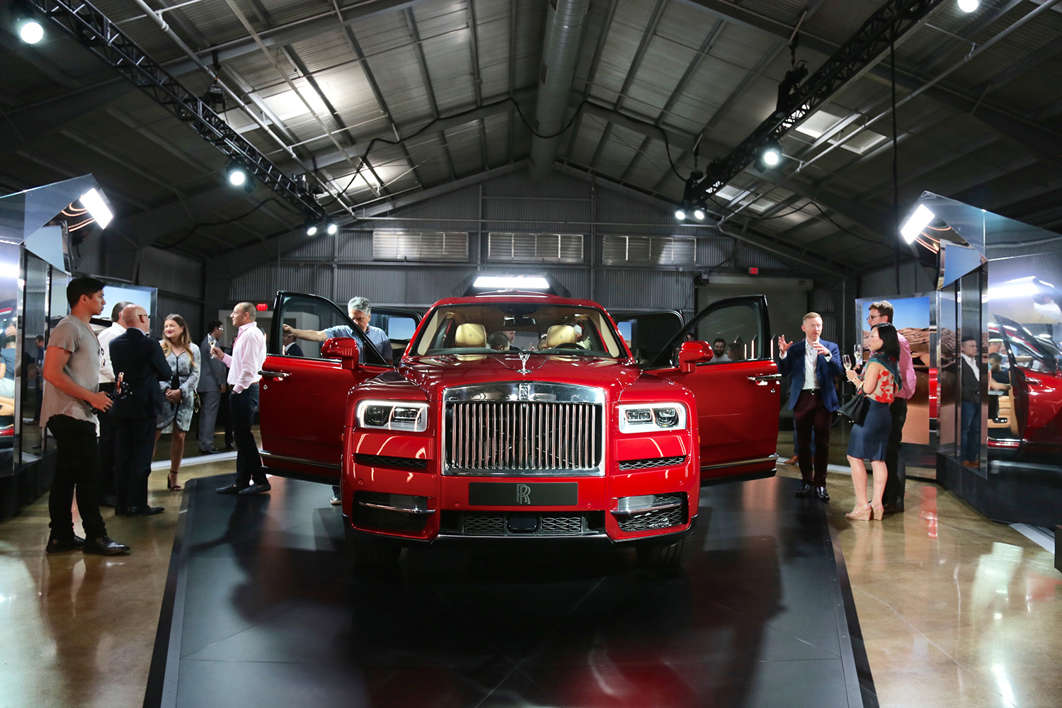 Rolls-Royce reveals Cullinan SUV at a price of $325,000