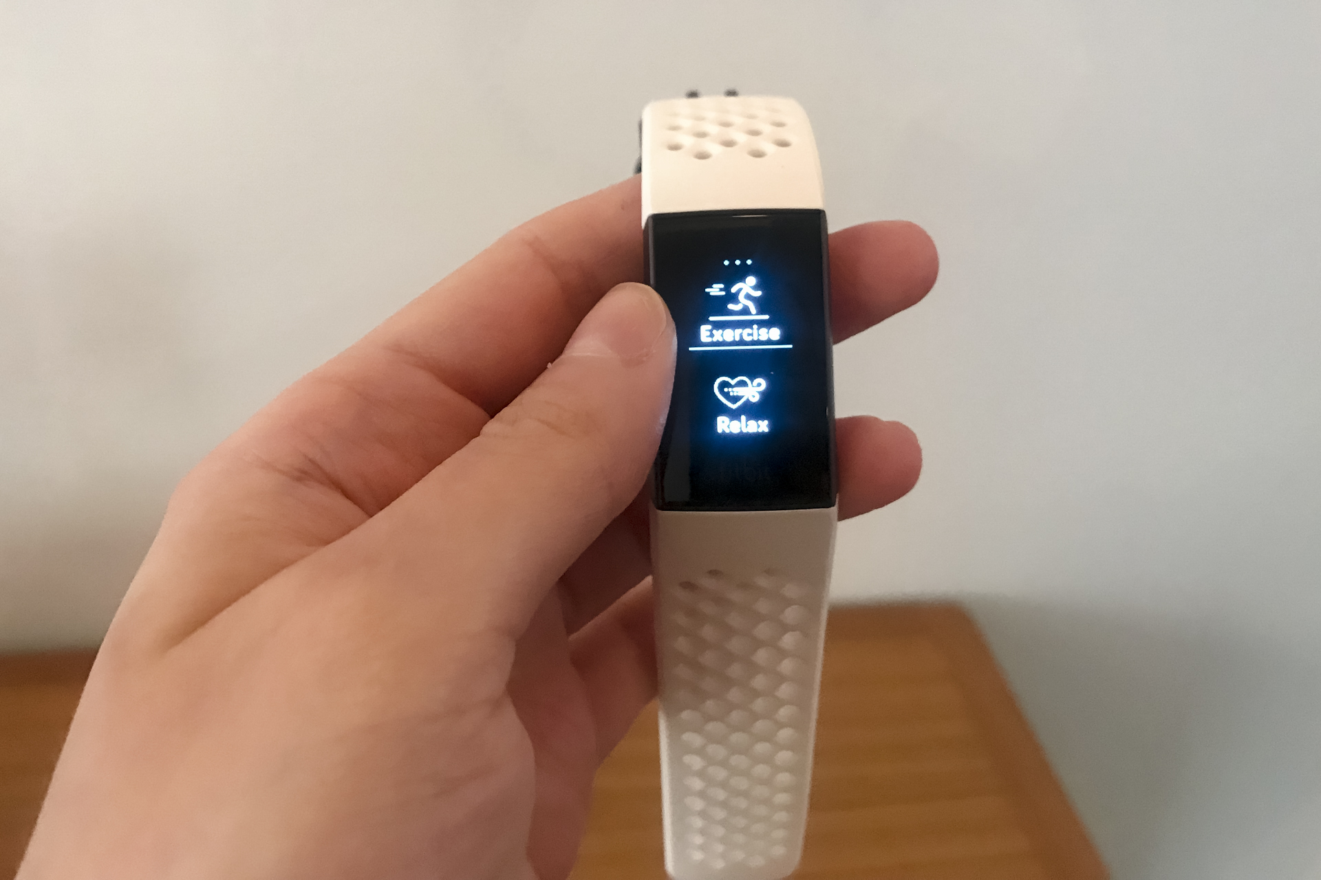 Notice fitbit charge online 3