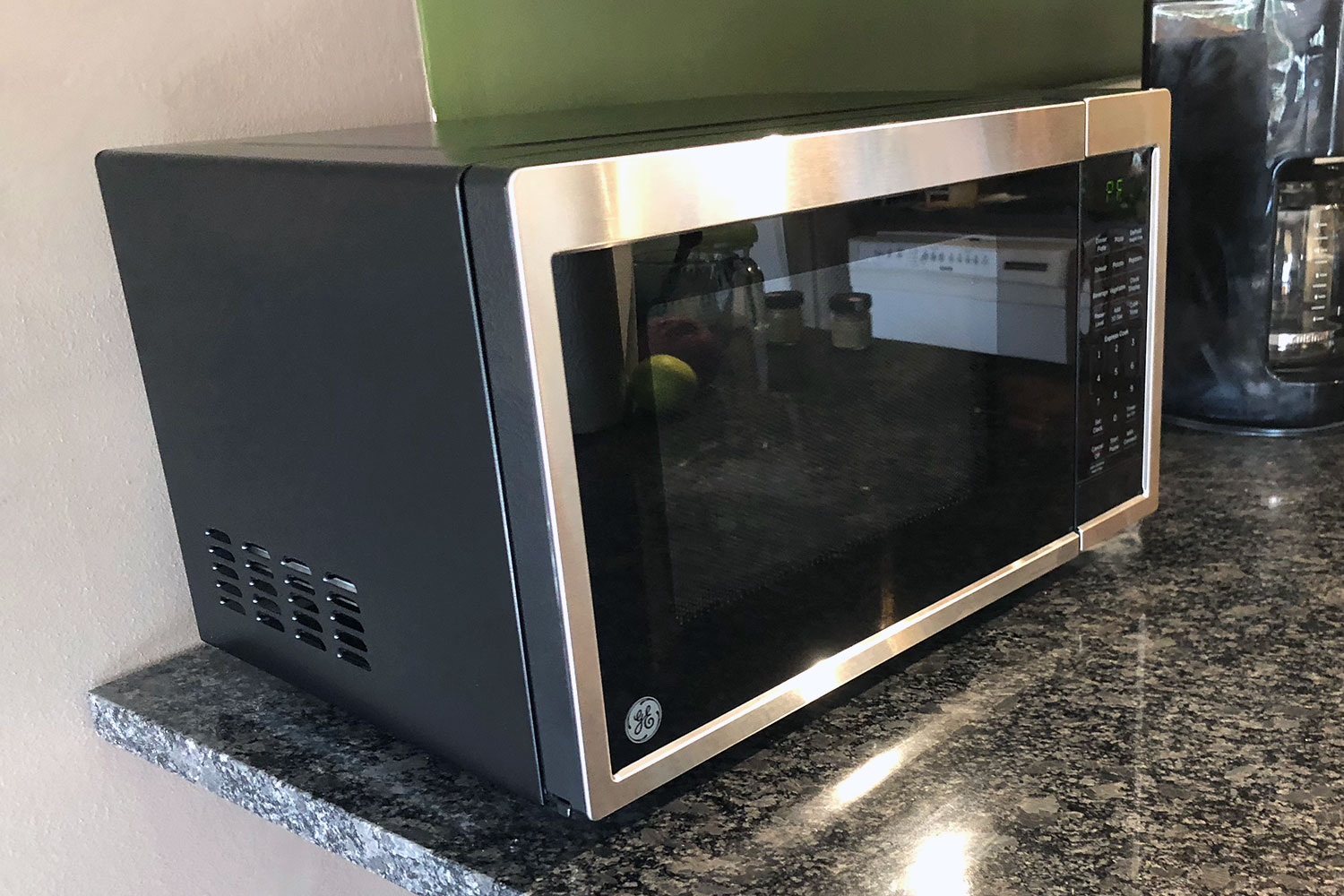 GE Smart Microwave With Scan-to-Cook Review 2023
