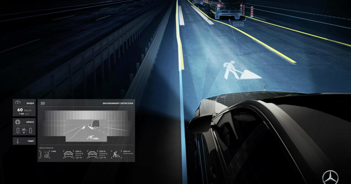 Mercedes-Benz Digital Headlights Display on Road | Trends
