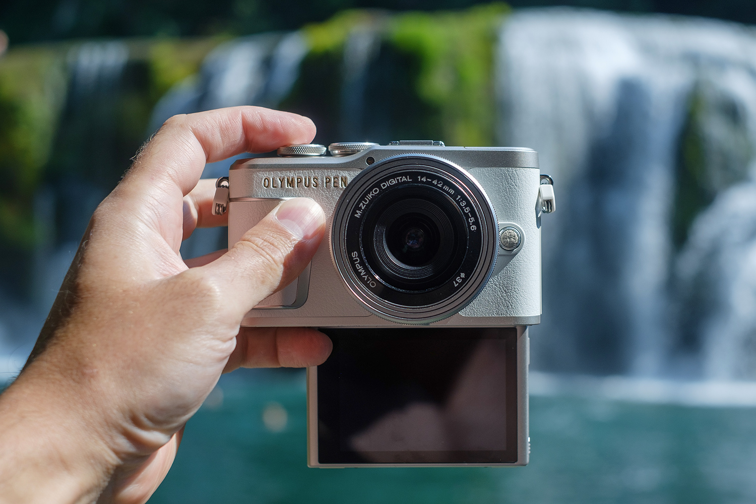 Olympus PEN E-PL9 Camera Review