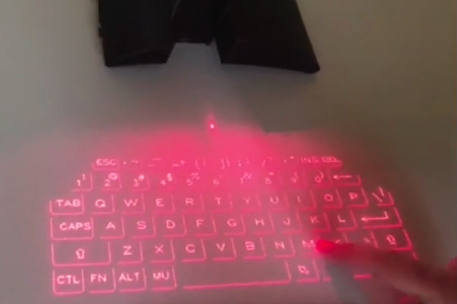 keyboard that projects on the desk