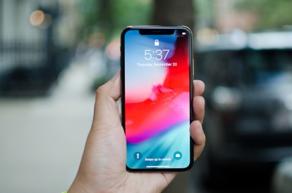 Iphone Xs Vs. Lg G7 Thinq: Can Lg Swing Past Apple? 