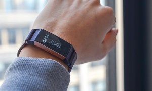 fitbit charge 3 wrist