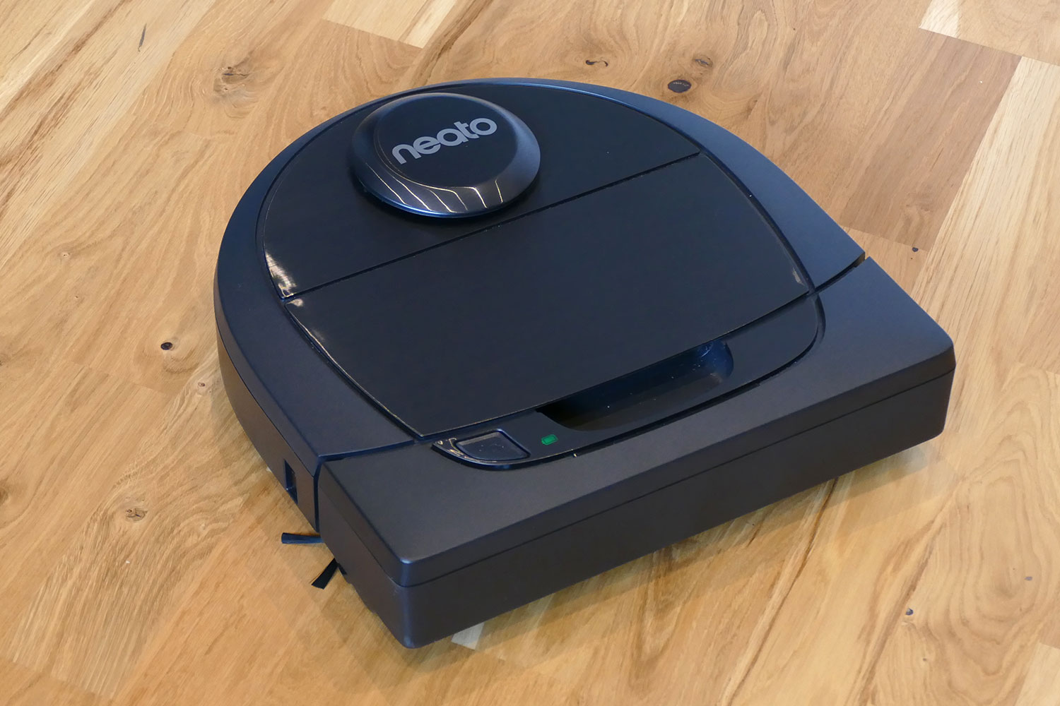 Neato d6 deals vacuum