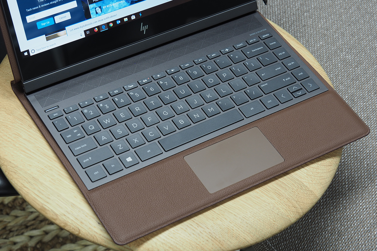 Hp spectre cheap folio weight